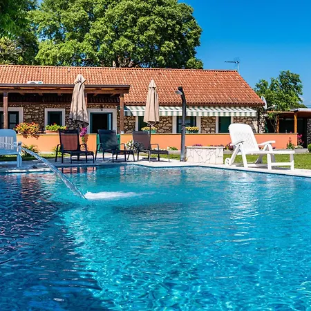 My Dalmatia - Authentic Stone House Momo With Private Infinity Pool Kakma