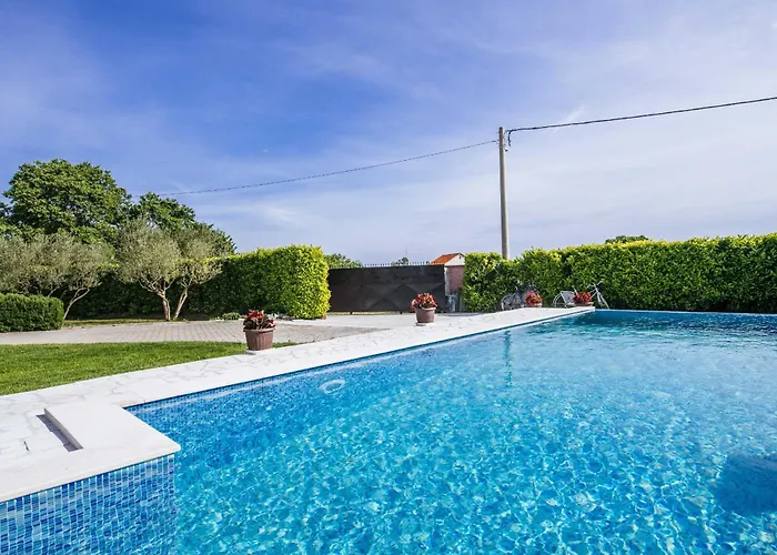 Дом отдыха My Dalmatia - Authentic Stone House Momo With Private Infinity Pool Kakma