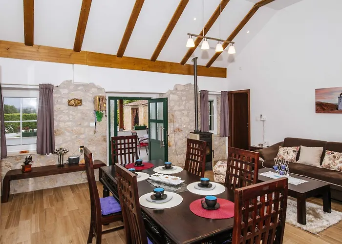 Дом отдыха My Dalmatia - Authentic Stone House Momo With Private Infinity Pool *