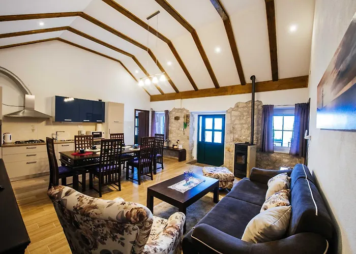 My Dalmatia - Authentic Stone House Momo With Private Infinity Pool Дом отдыха Kakma