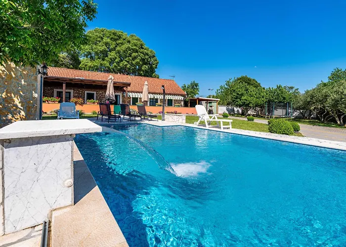 Дом отдыха My Dalmatia - Authentic Stone House Momo With Private Infinity Pool Kakma